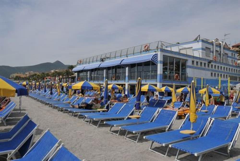 Ai Pozzi Village & 4*