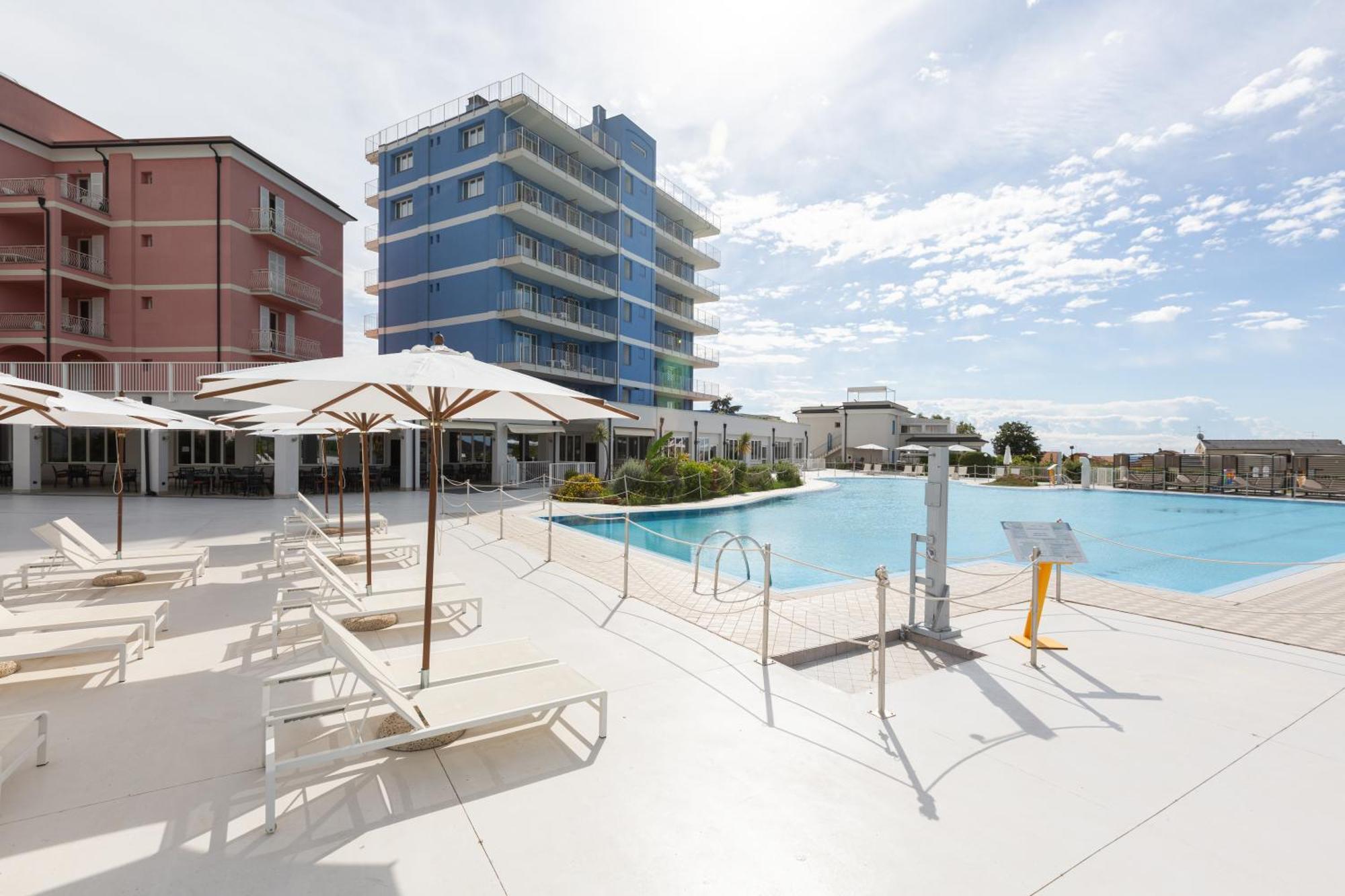 Resort Ai Pozzi Village & 4*