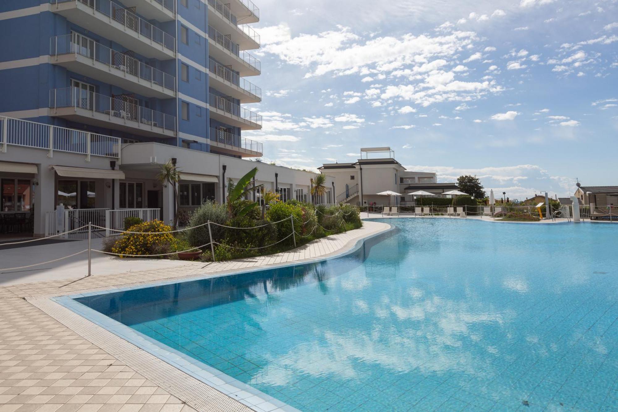 Resort Ai Pozzi Village & 4*