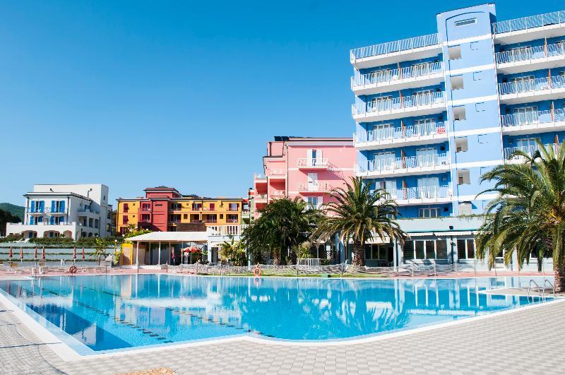 Ai Pozzi Village & Resort